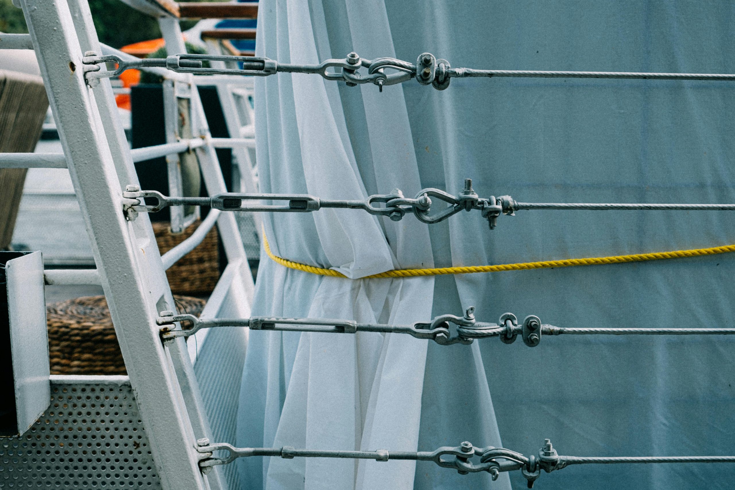 SS 304 vs 316 vs 316L: Which Stainless Steel Is Best for Your Rigging Hardware?